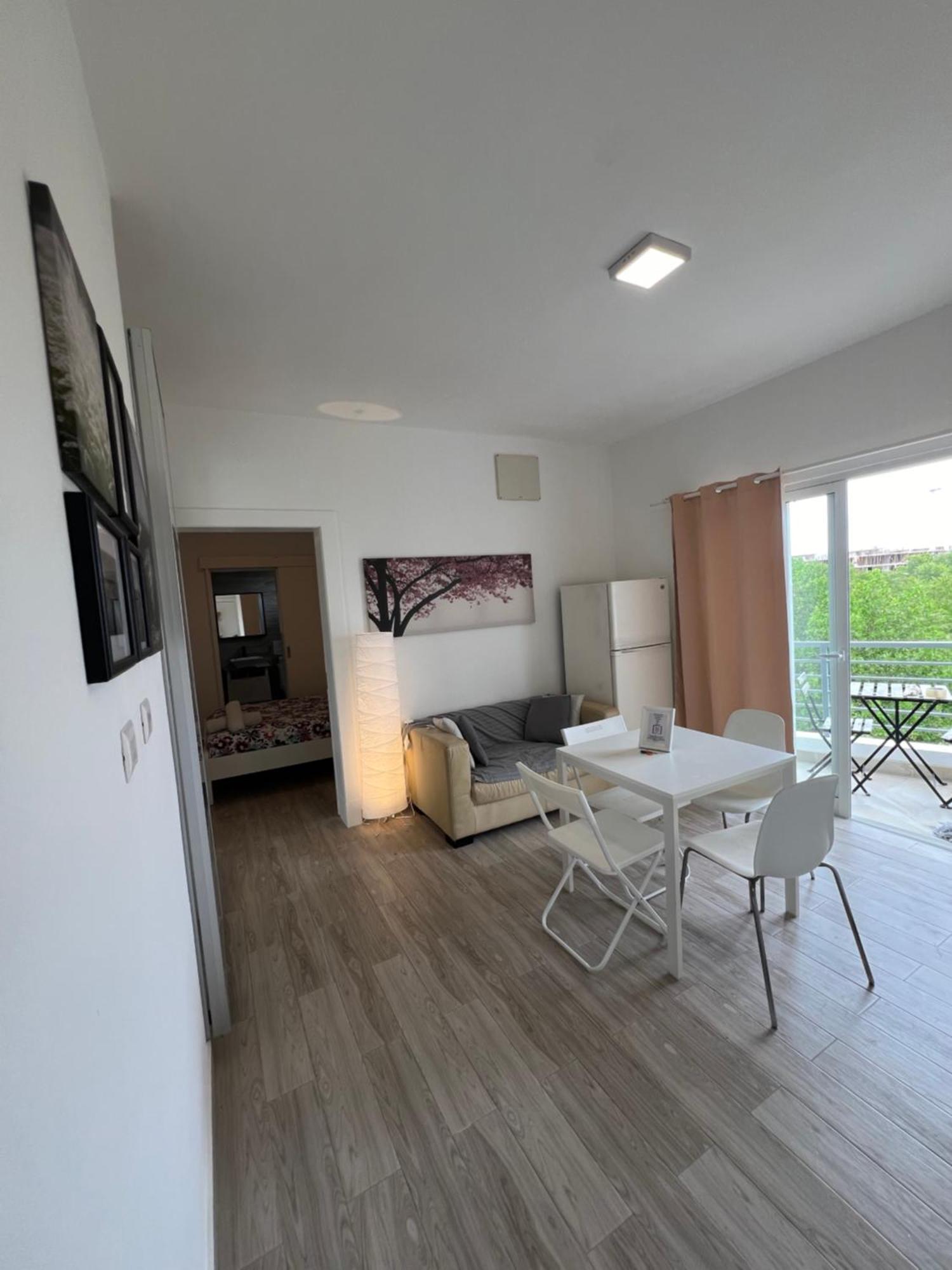 One Suite Beach Club Appartment Punta Cana Exterior photo